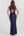 Vestido largo satinado con escote drapeado