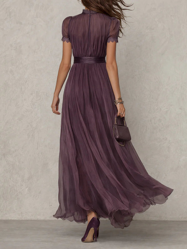 Flavia | Vestido Largo Morado con Escote Lágrima y Encaje