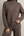 Conjunto de suéter de punto de cuello alto y pantalones vaqueros